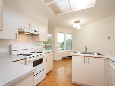 203-7600 Francis Road - 3