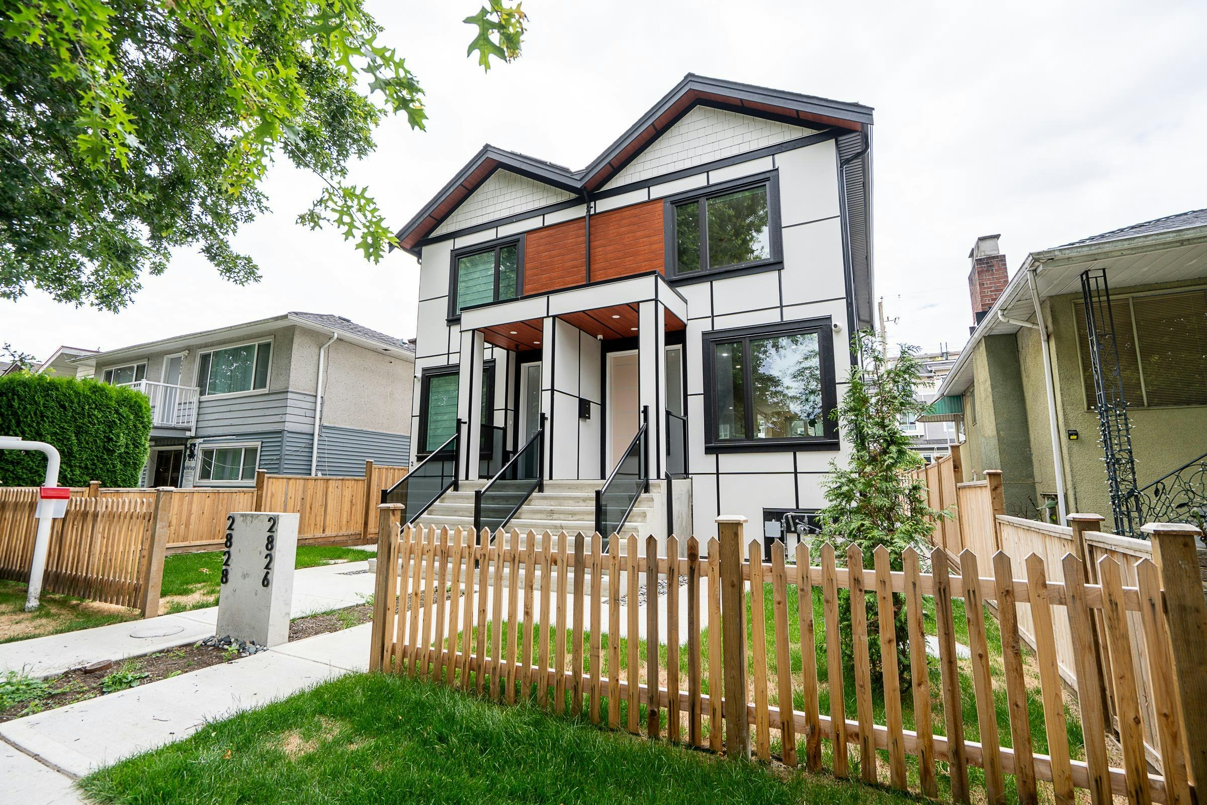 2828 Cheyenne Avenue, Vancouver, BC, V5R 4R6
