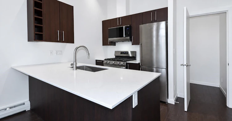 205-1708 Columbia Street, Vancouver, BC, V5Y 0H7 - 4