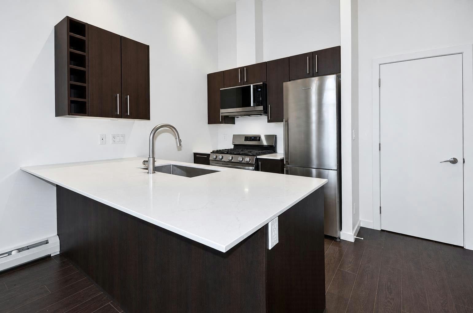205-1708 Columbia Street, Vancouver, BC, V5Y 0H7 - 3