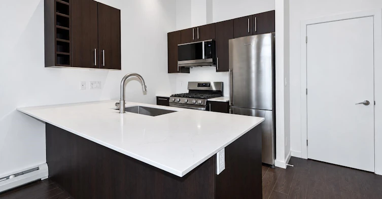 205-1708 Columbia Street, Vancouver, BC, V5Y 0H7 - 3