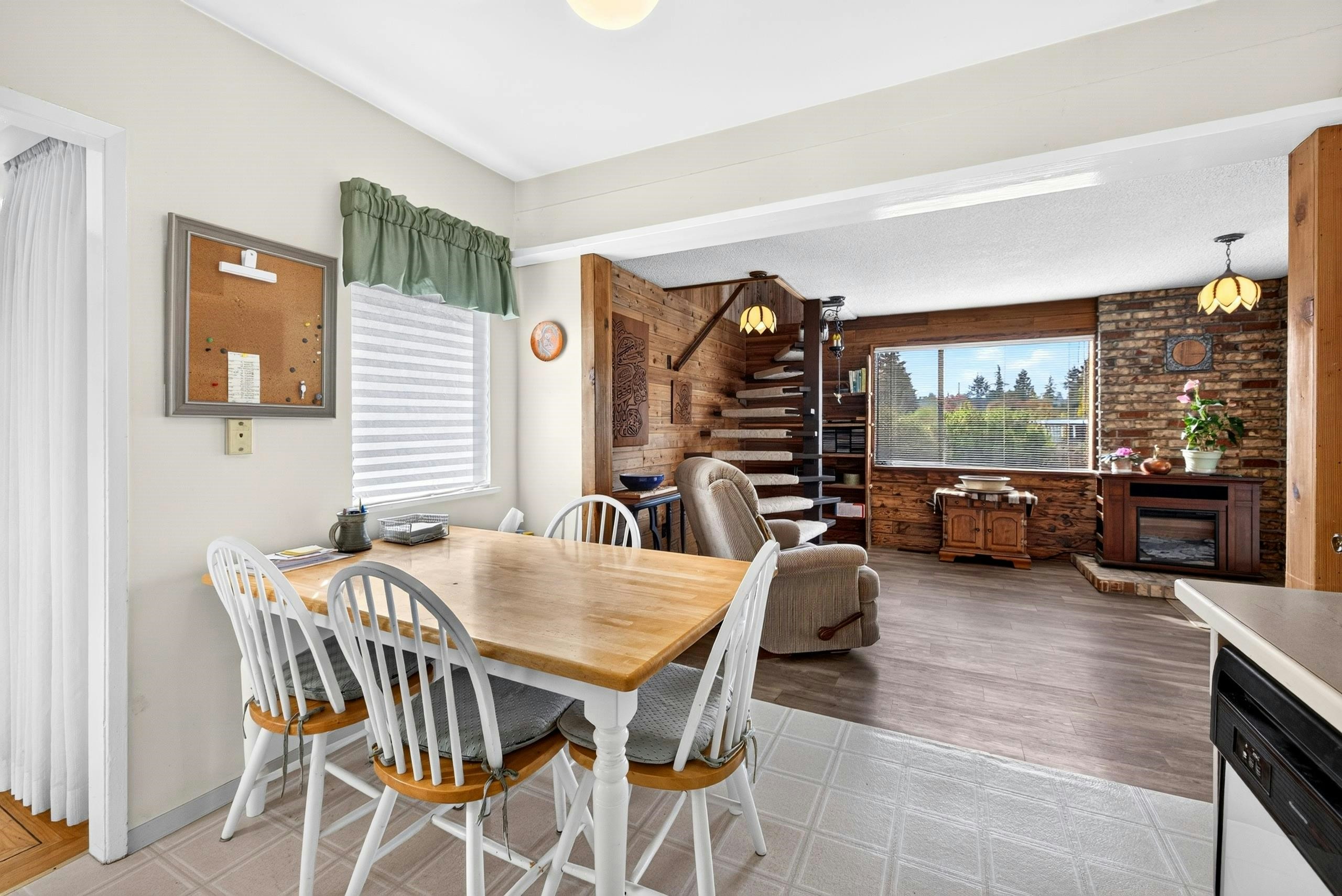 12614 102 Avenue, Surrey, BC, V3V 3E4 - 10