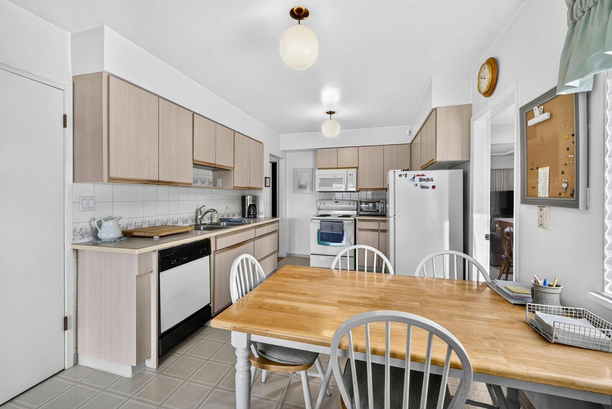12614 102 Avenue, Surrey, BC, V3V 3E4 - 11