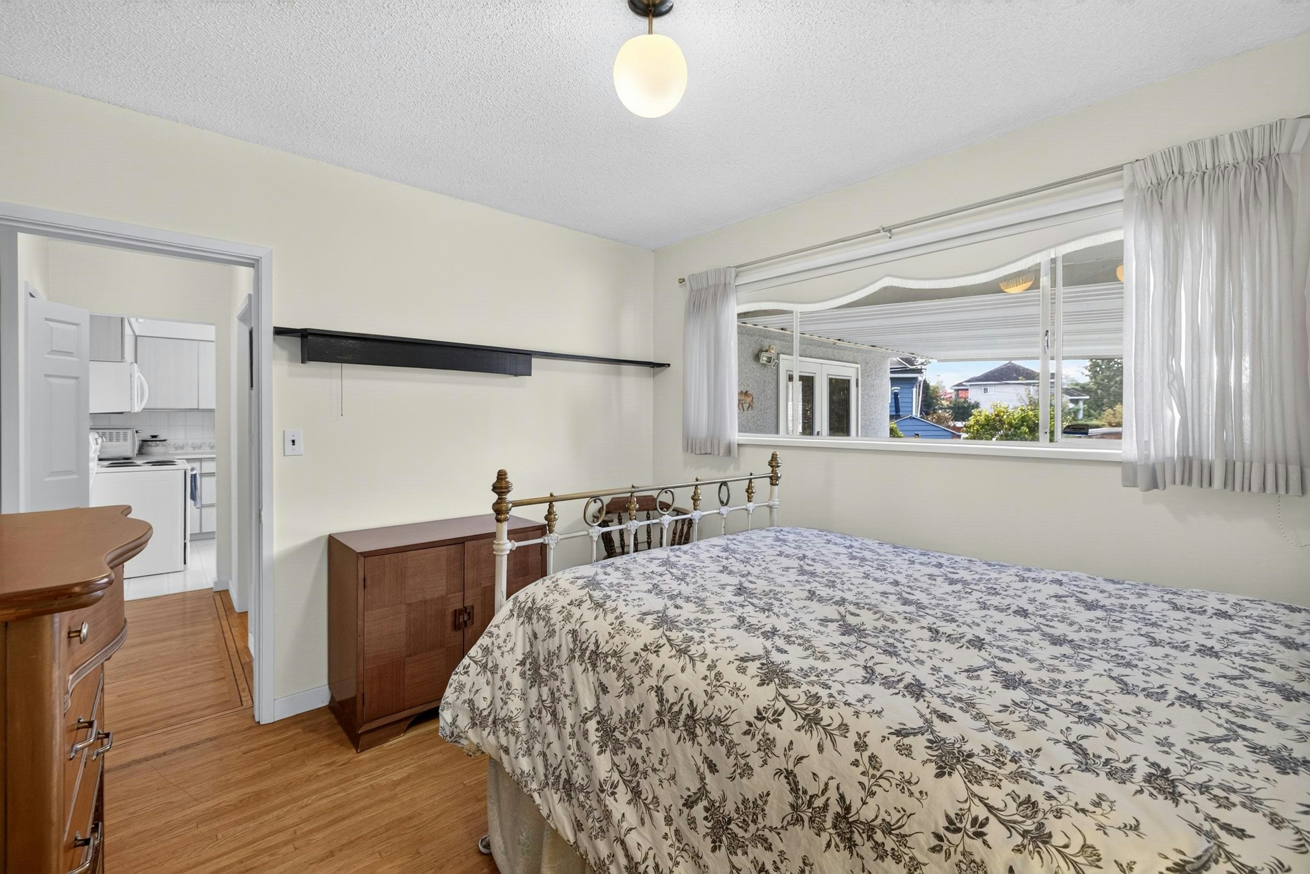 12614 102 Avenue, Surrey, BC, V3V 3E4 - 17