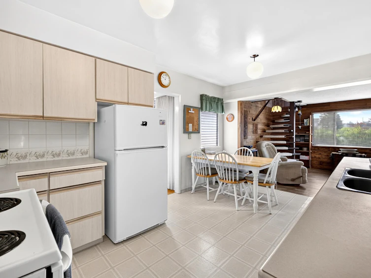 12614 102 Avenue, Surrey, BC, V3V 3E4 - 8