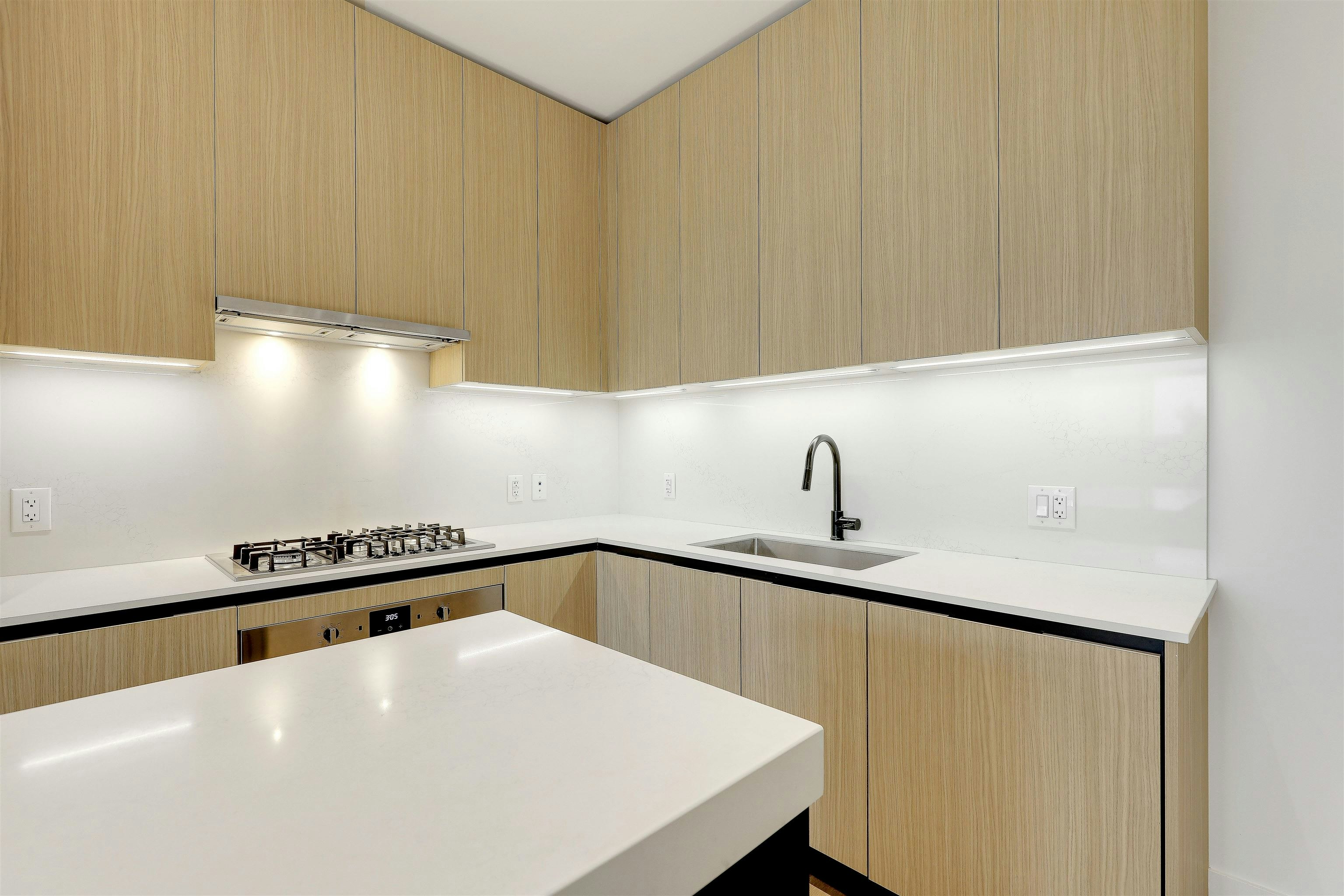 604-2235 Broadway, Vancouver, BC, V5N 0J5 - 10