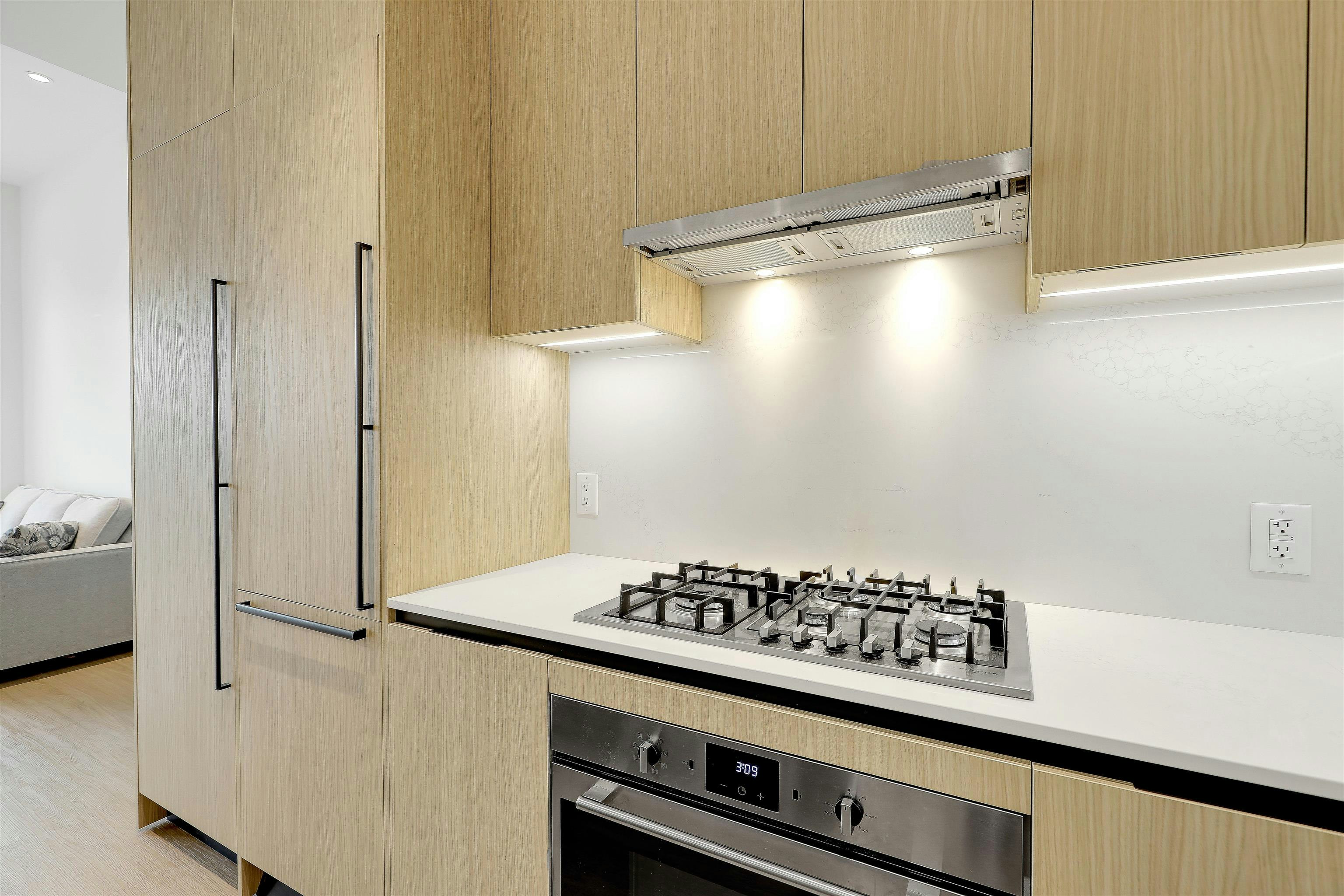604-2235 Broadway, Vancouver, BC, V5N 0J5 - 11