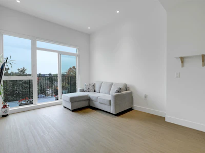 604-2235 Broadway - 3