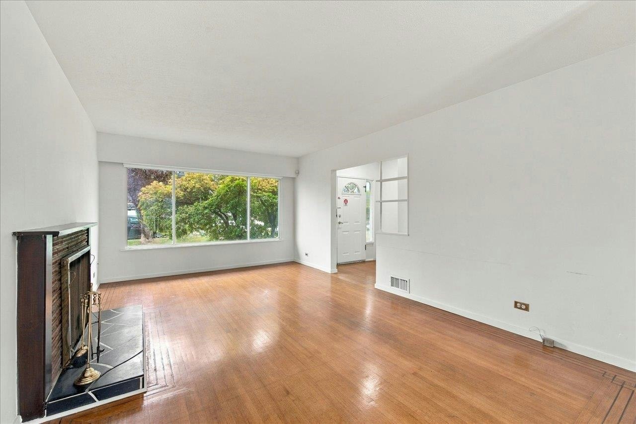 4656 Brentlawn Drive, Burnaby, BC, V5C 3V2 - 9