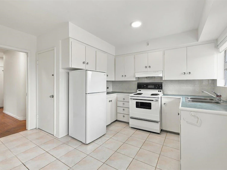 4656 Brentlawn Drive, Burnaby, BC, V5C 3V2 - 13