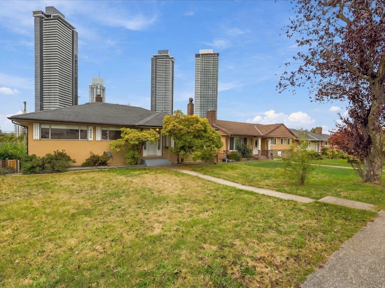 4656 Brentlawn Drive, Burnaby, BC, V5C 3V2 - 3