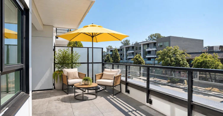 207-1080 Marine Drive, North Vancouver, BC, V7P 3C4 - 3