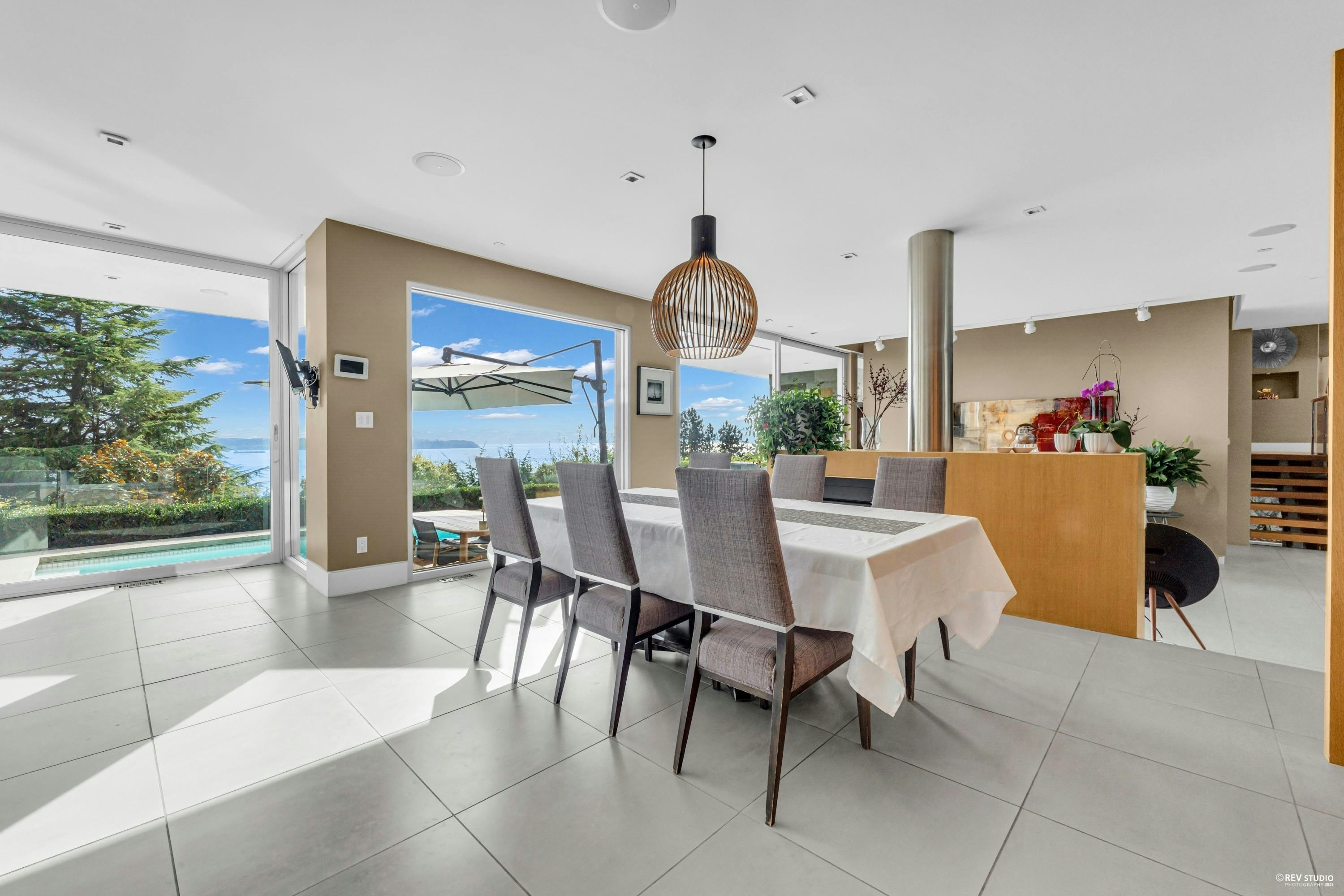 4313 Rockridge Road, West Vancouver, BC, V7W 1A6 - 10