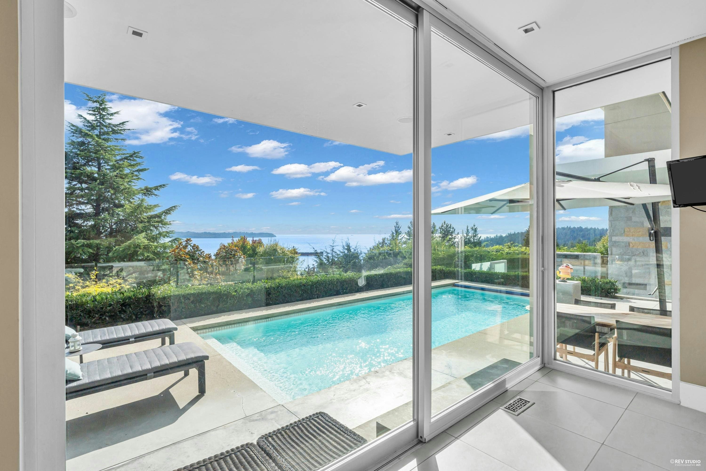 4313 Rockridge Road, West Vancouver, BC, V7W 1A6 - 27