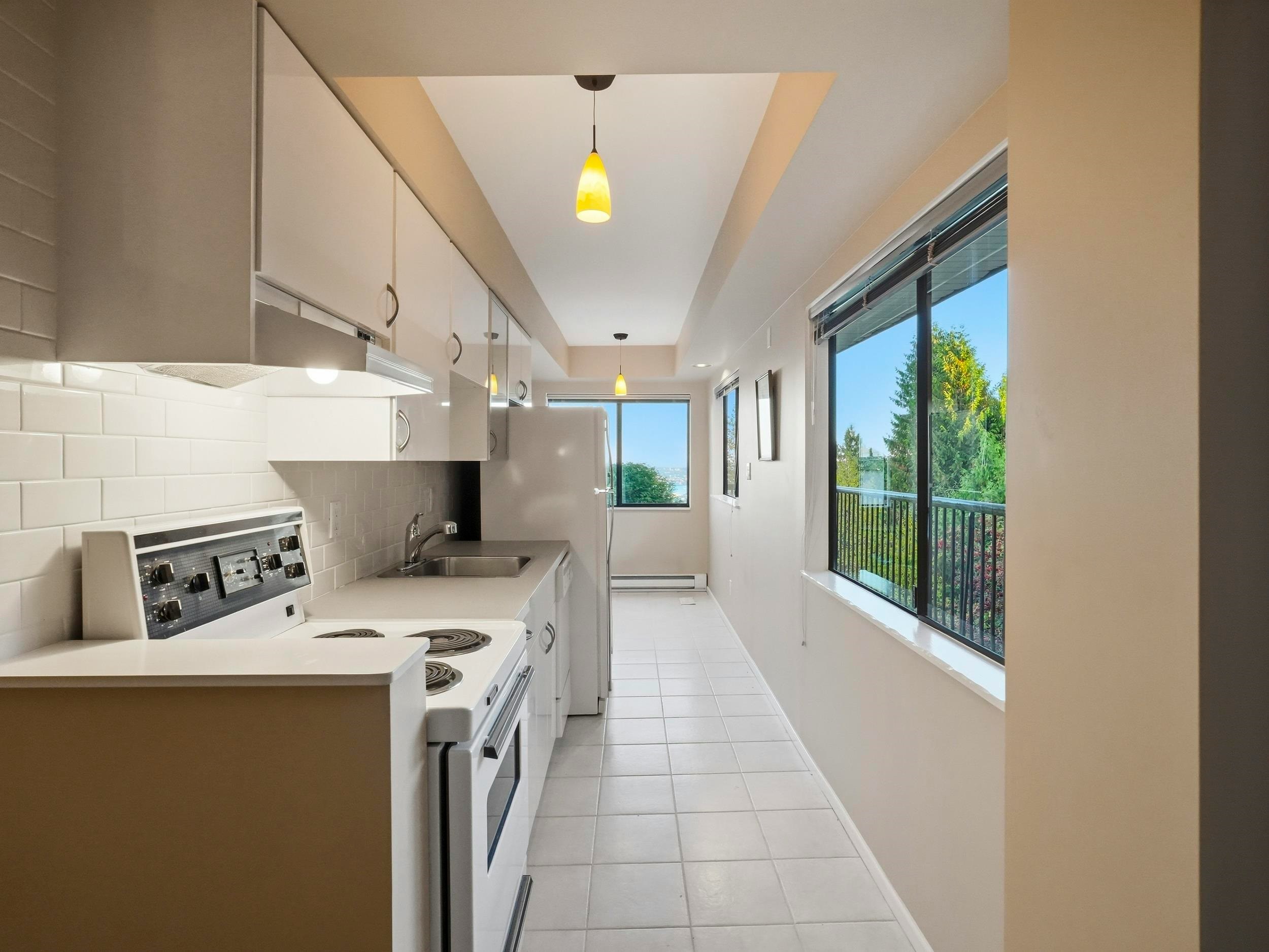 1439 Sandhurst Place, West Vancouver, BC, V7X 2P4 - 32