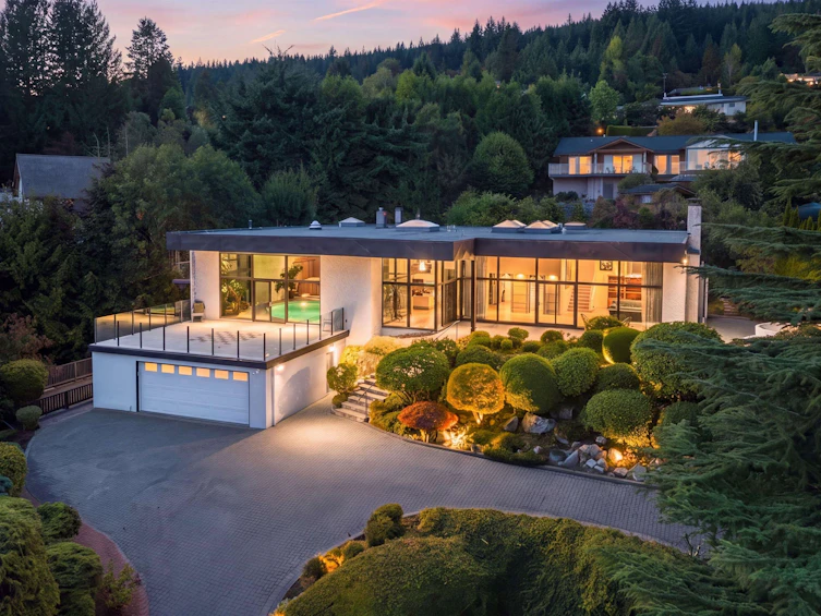 1439 Sandhurst Place, West Vancouver, BC, V7X 2P4