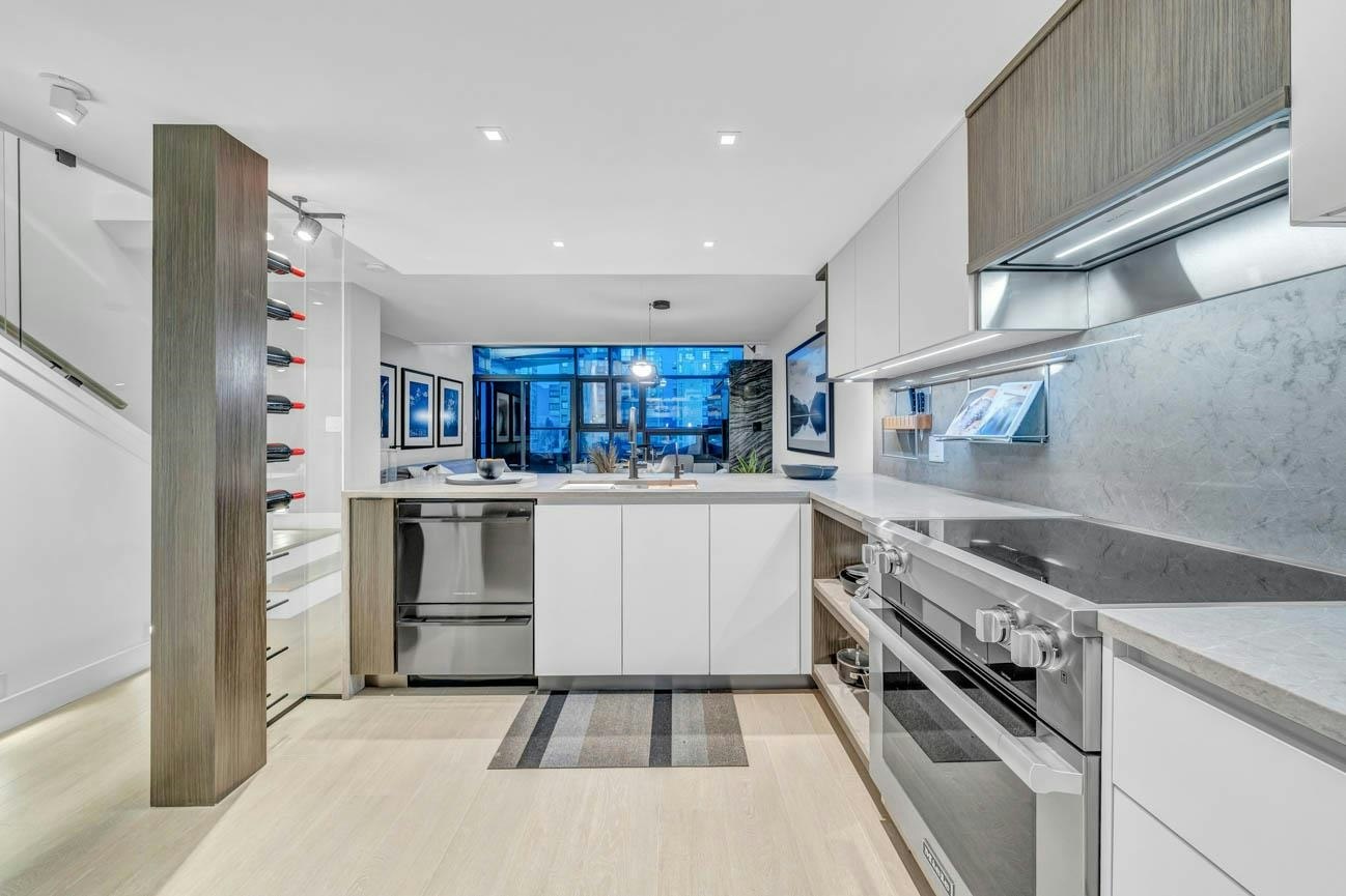 PH5-1688 Robson Street, Vancouver, BC, V6G 1C7 - 33