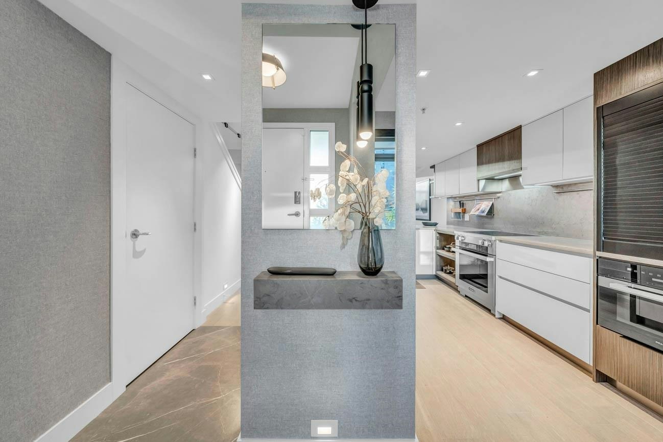 PH5-1688 Robson Street, Vancouver, BC, V6G 1C7 - 13