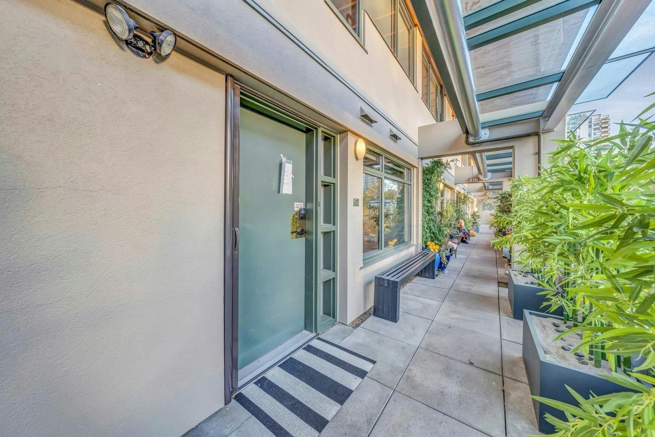 PH5-1688 Robson Street, Vancouver, BC, V6G 1C7 - 40