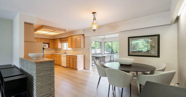 8140 Hunter Street, Burnaby, BC, V5A 2B9 - 4