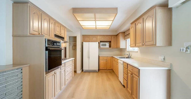 8140 Hunter Street, Burnaby, BC, V5A 2B9 - 3