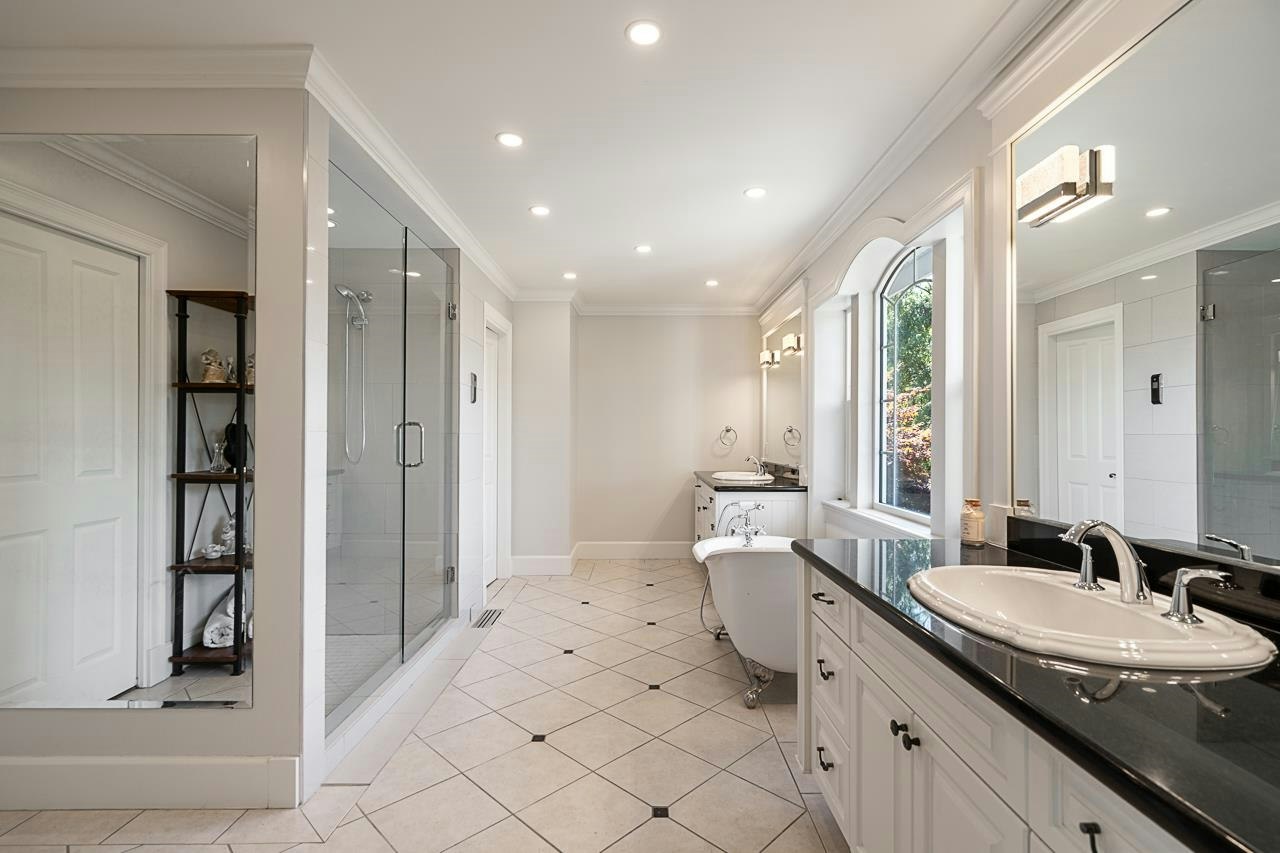 13761 22a Avenue, Surrey, BC, V4A 9V8 - 11