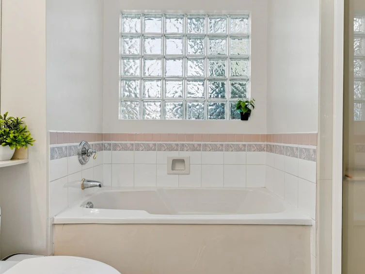 308-1150 Lynn Valley Road, North Vancouver, BC, V7J 1Z9 - 18