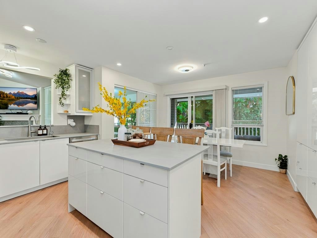 308-1150 Lynn Valley Road, North Vancouver, BC, V7J 1Z9 - 8