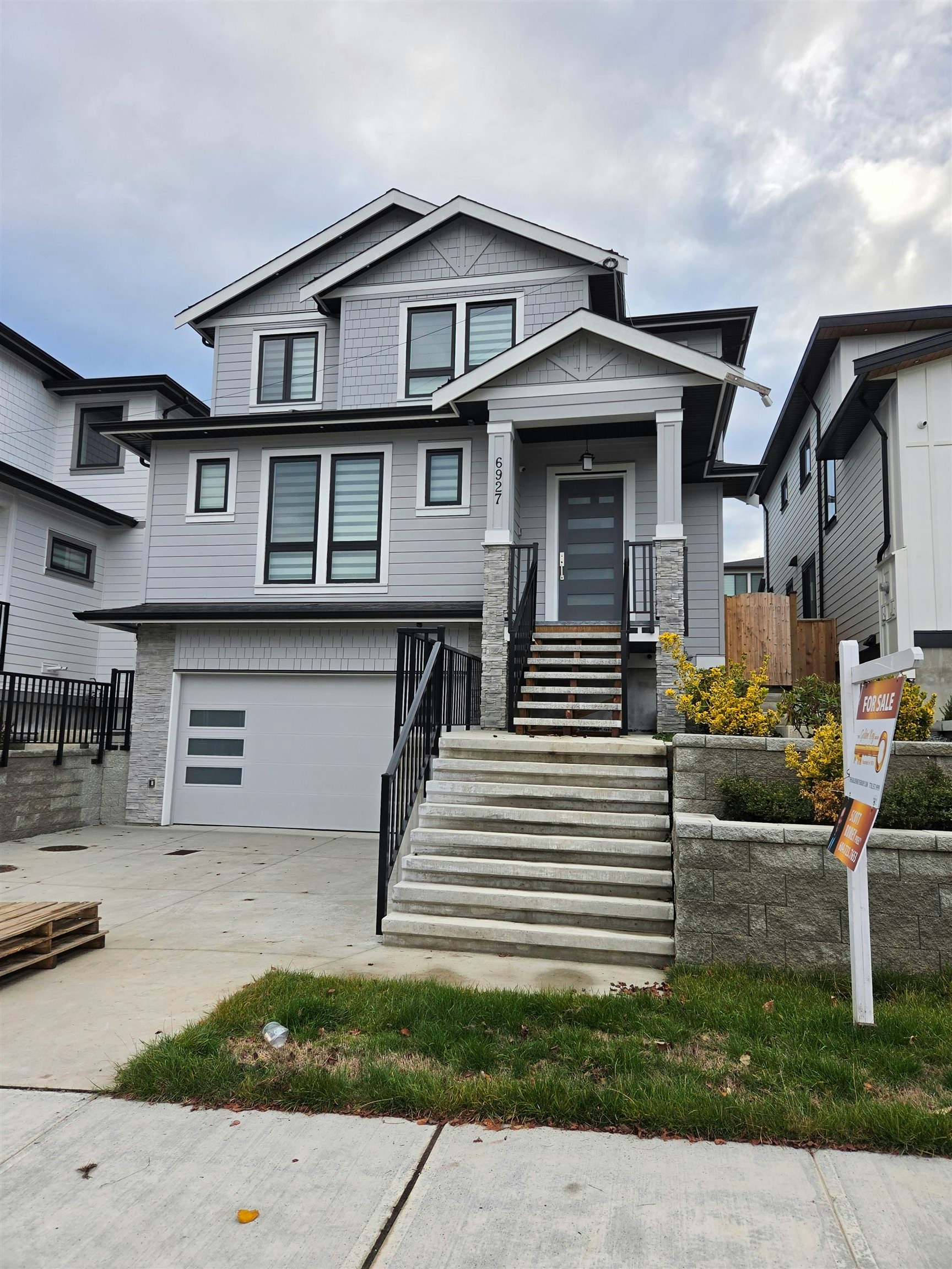 6927 205 Street, Langley, BC, V2Y 1R2
