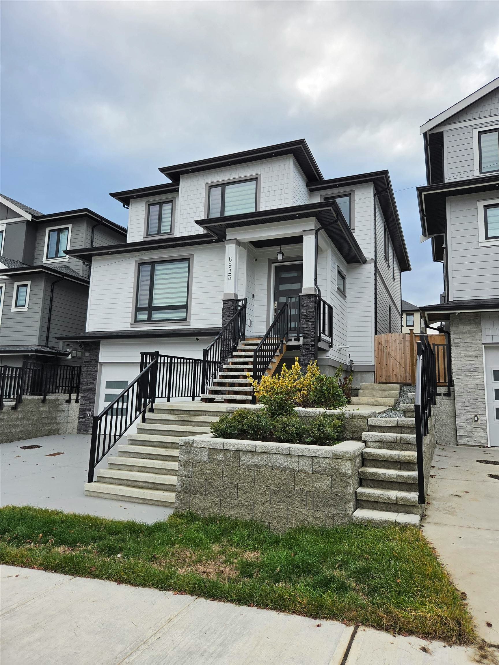6923 205 Street, Langley, BC, V2Y 1R2