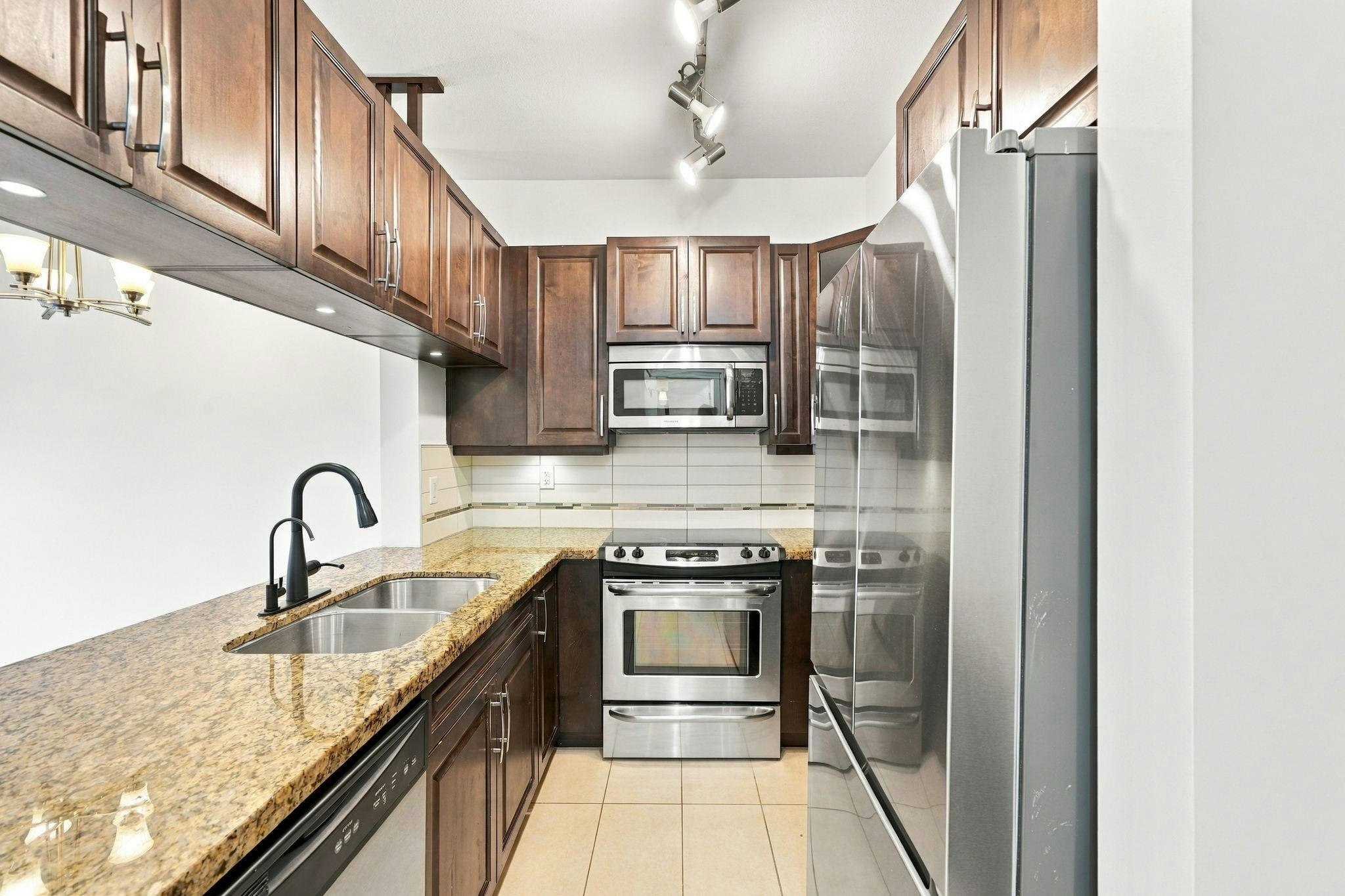 212-12525 190a Street - 3