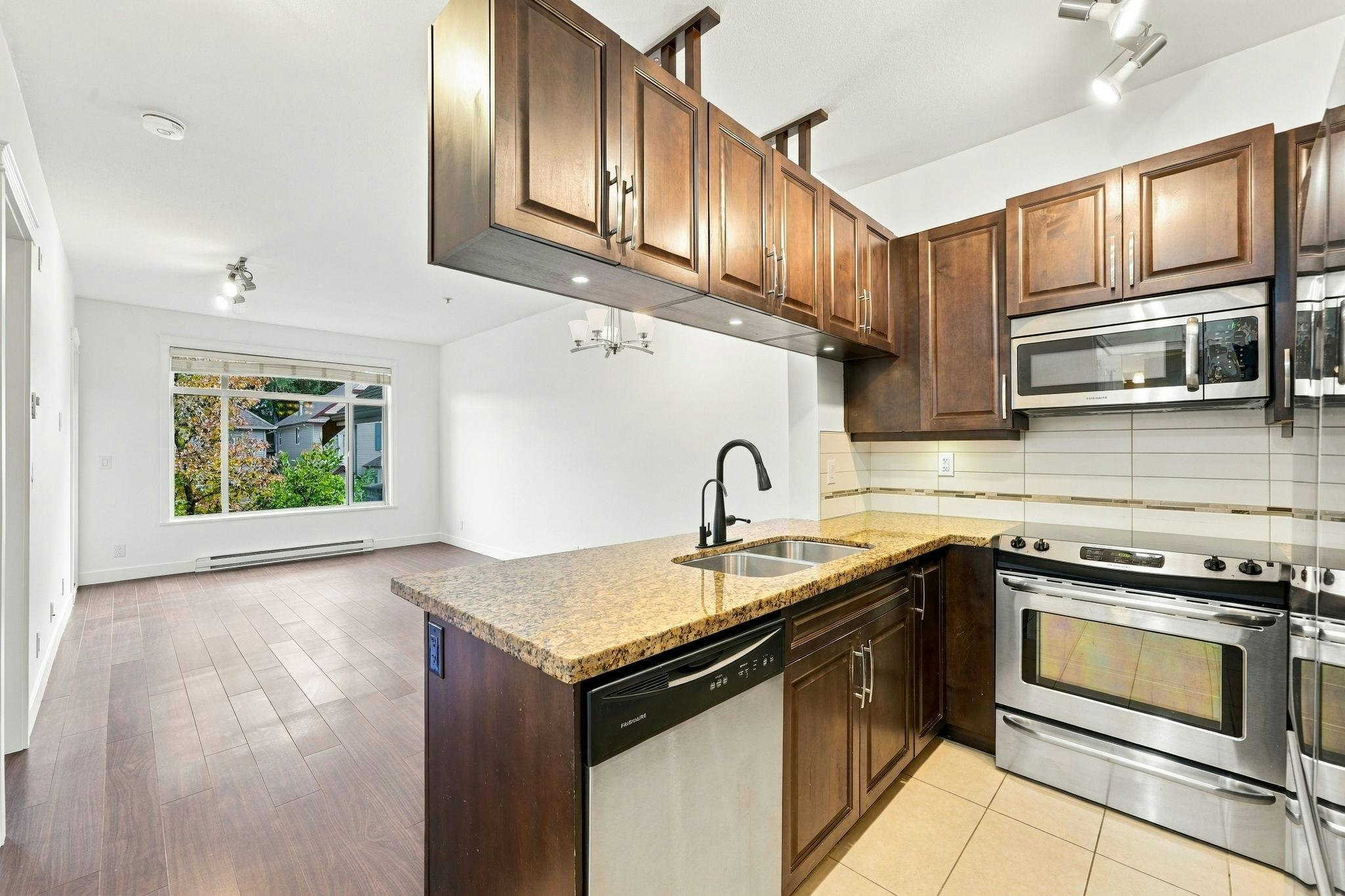 212-12525 190a Street - 2