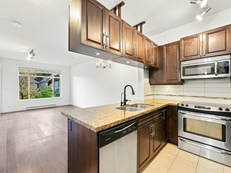 212-12525 190a Street, Pitt Meadows, BC, V3Y 0E1 - 2