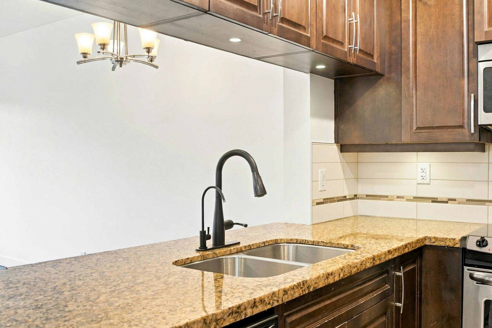 212-12525 190a Street - 4