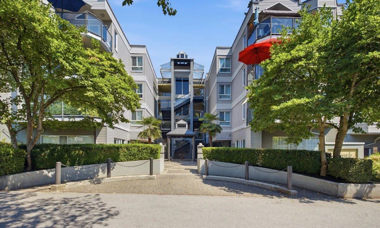 303-2250 SE Marine Drive
