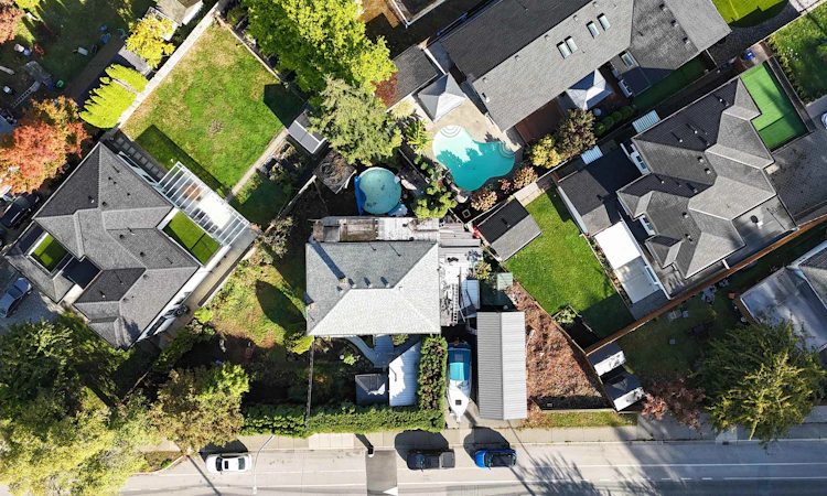 12585 100 Avenue