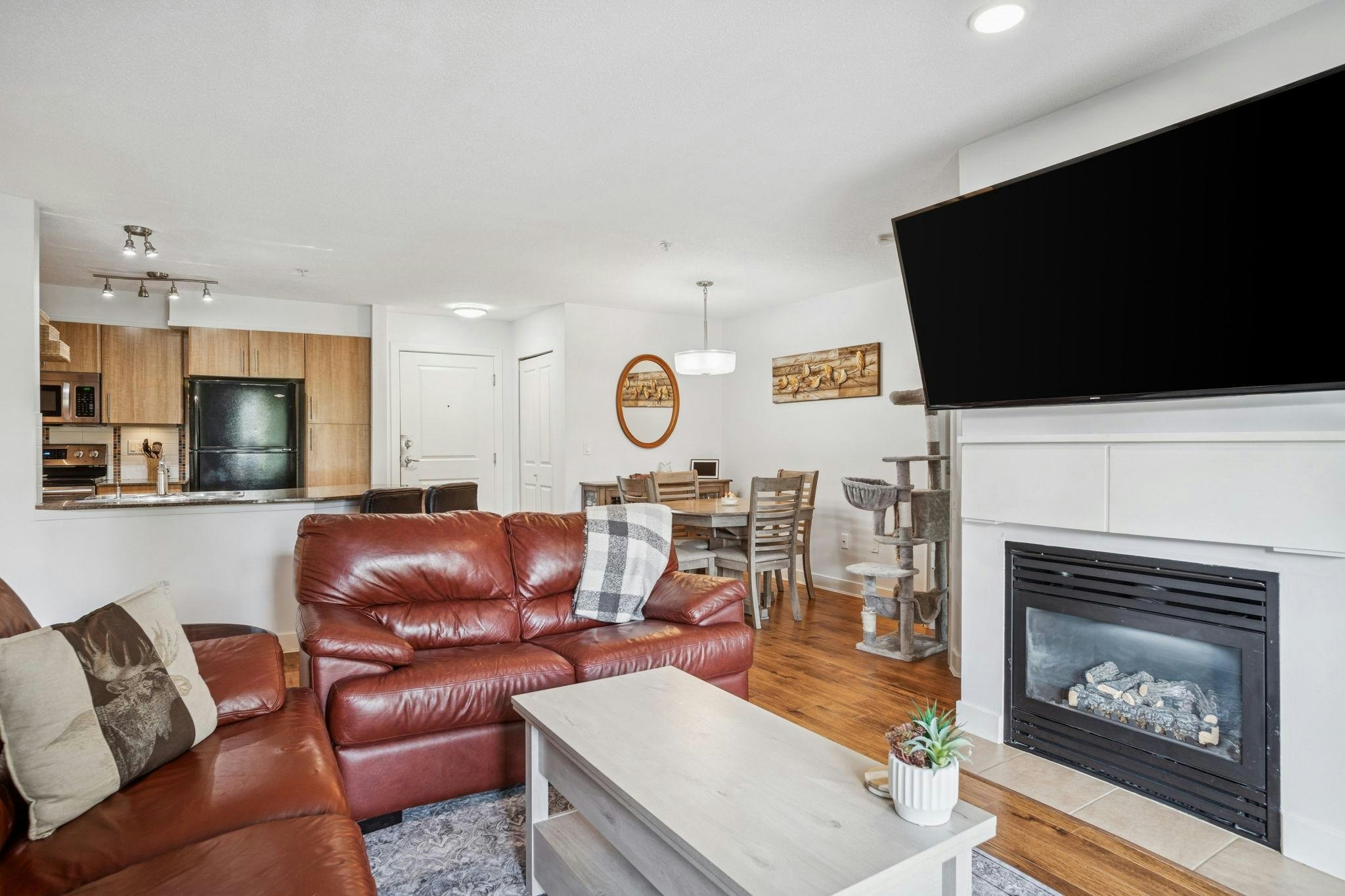 305-12020 207a Street - 5