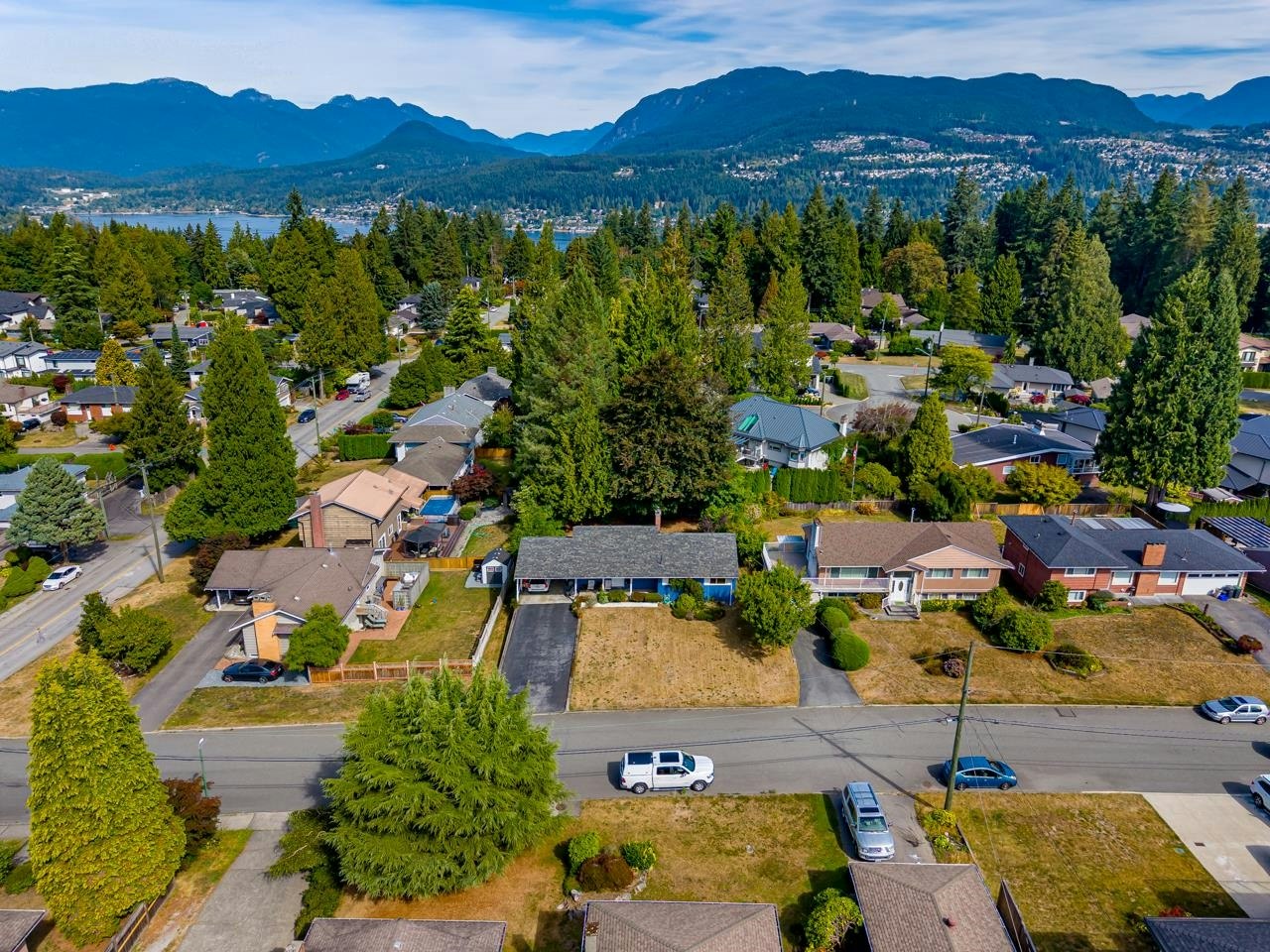 1721 Bowman Avenue - 4