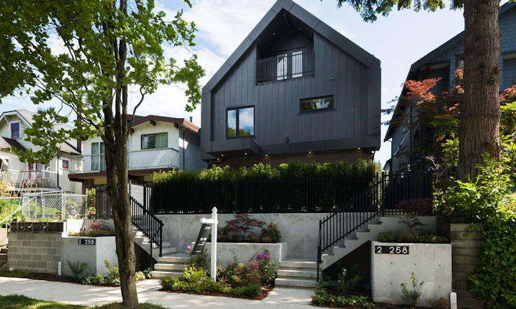 2-258 E 19 Avenue