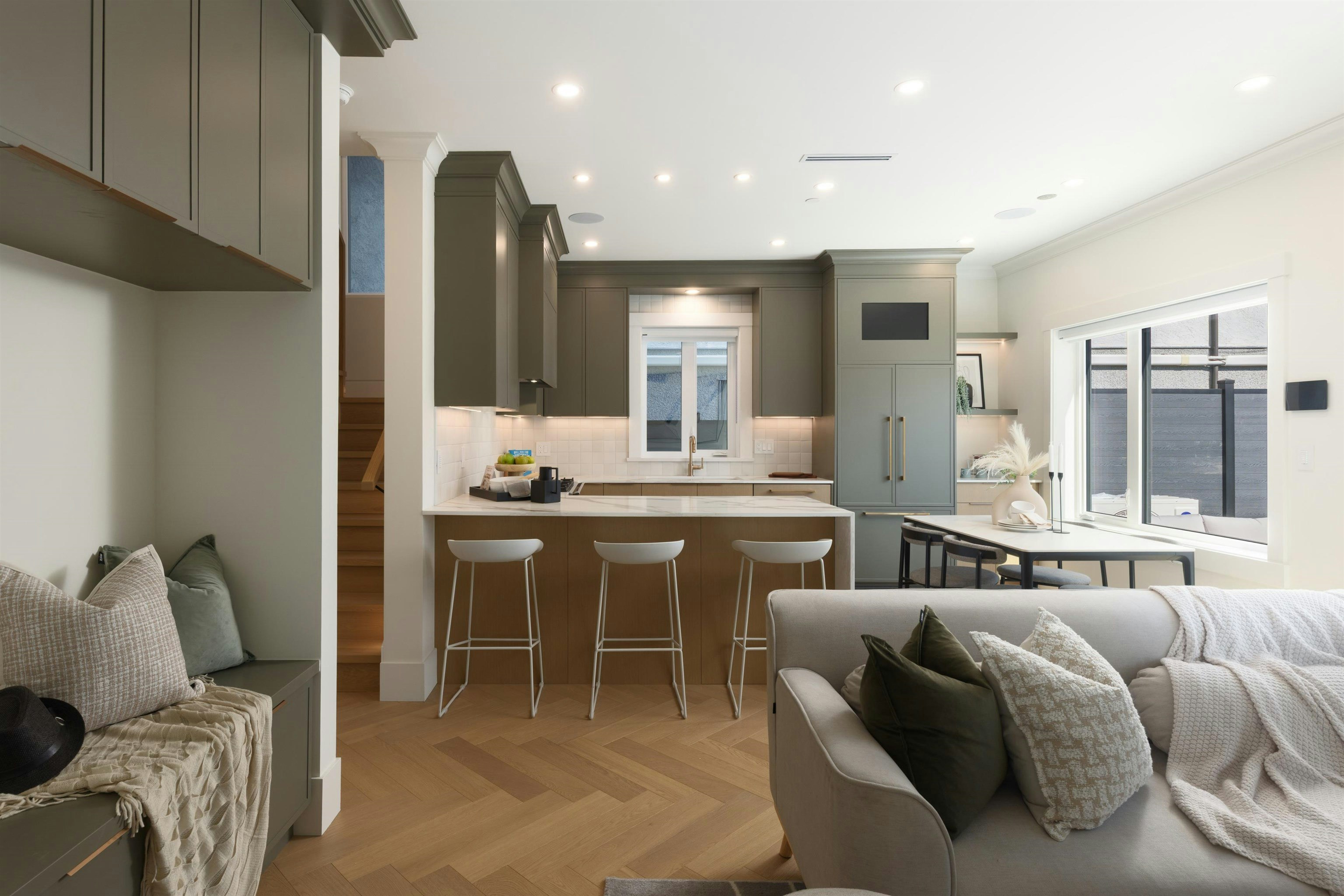 2-258 E 19 Avenue - 4