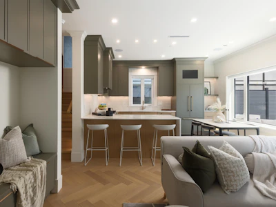2-258 E 19 Avenue - 4