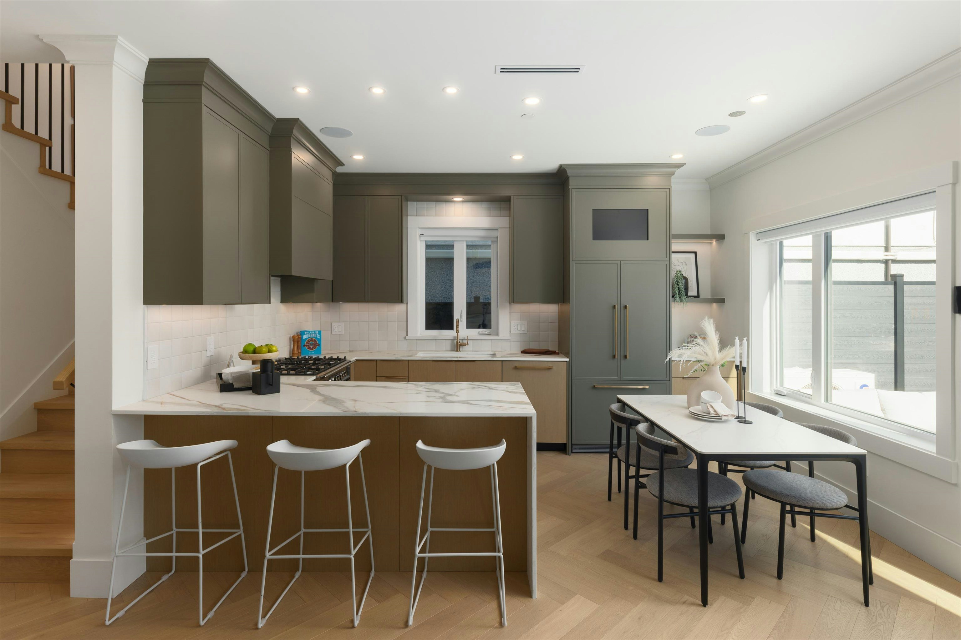 2-258 E 19 Avenue - 5