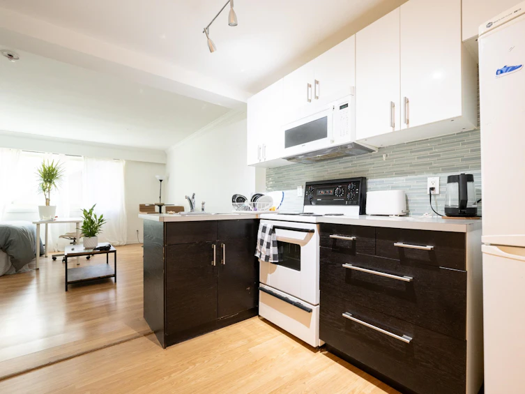 104-1940 Barclay Street, Vancouver, BC, V6G 1L3 - 8