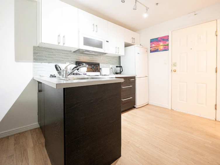 104-1940 Barclay Street, Vancouver, BC, V6G 1L3 - 9
