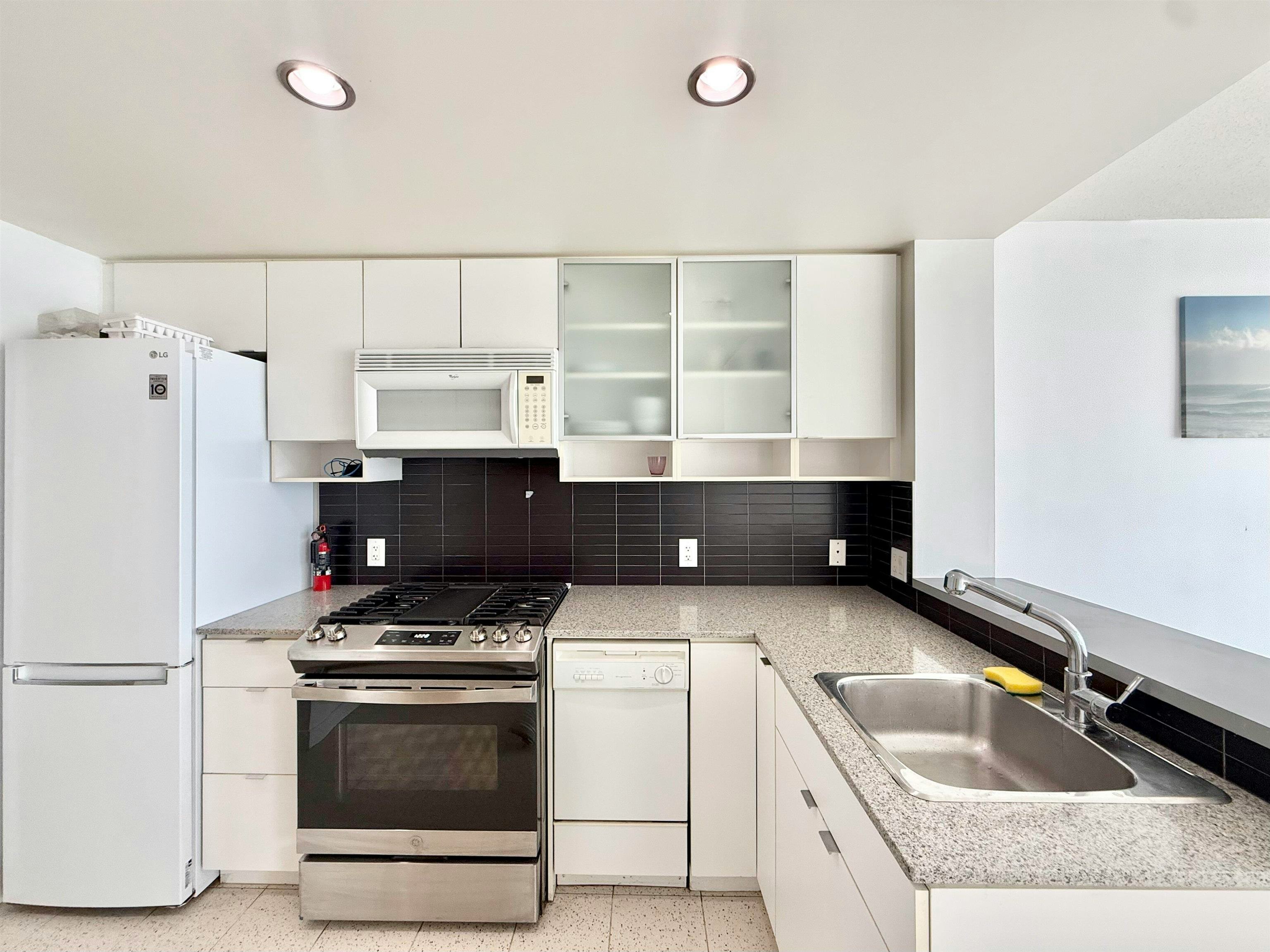 2501-939 Expo Boulevard, Vancouver, BC, V6Z 3G7 - 3