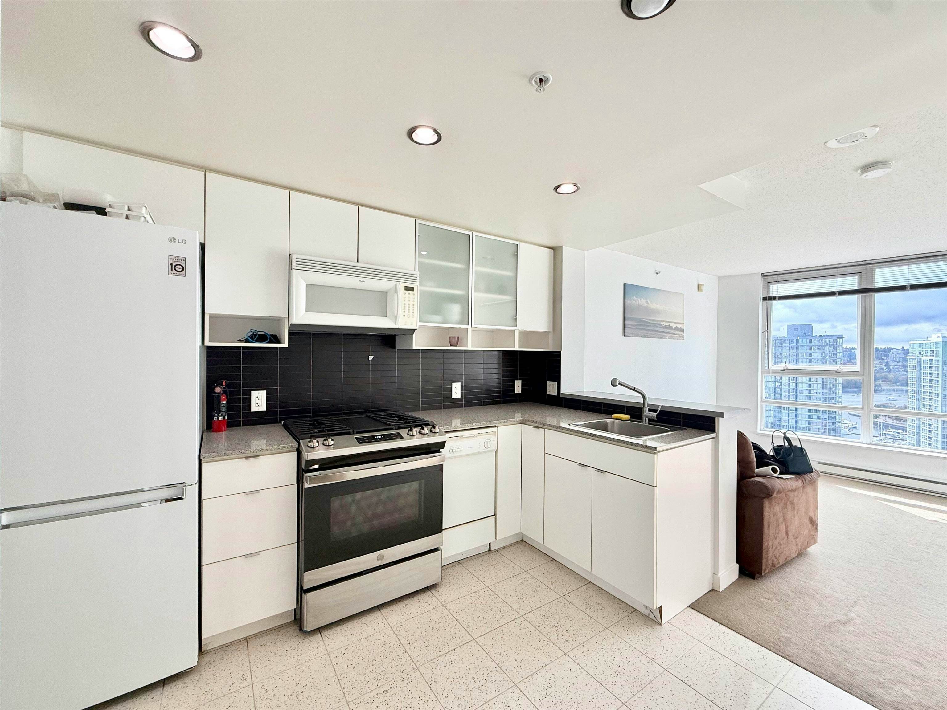 2501-939 Expo Boulevard, Vancouver, BC, V6Z 3G7