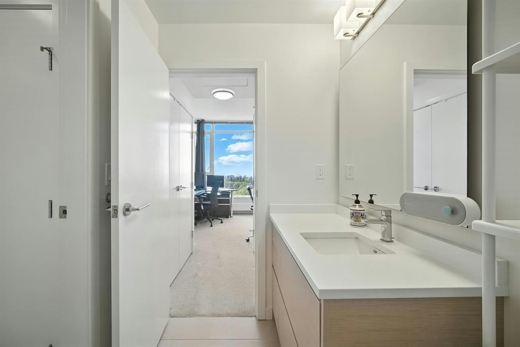 11xx-8850 University Crescent, Burnaby, BC, V5A 0C8 - 9