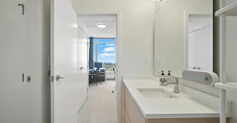 11xx-8850 University Crescent, Burnaby, BC, V5A 0C8 - 9