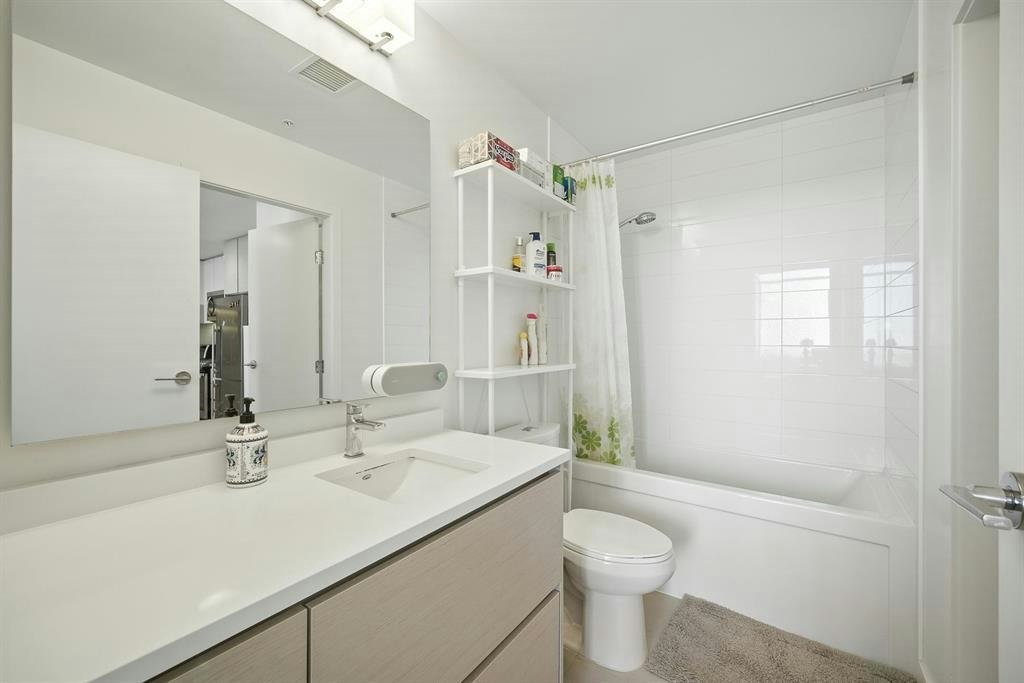 11xx-8850 University Crescent, Burnaby, BC, V5A 0C8 - 8