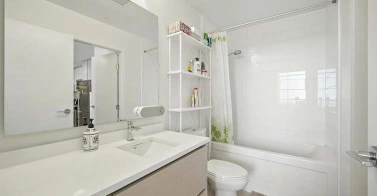 11xx-8850 University Crescent, Burnaby, BC, V5A 0C8 - 8